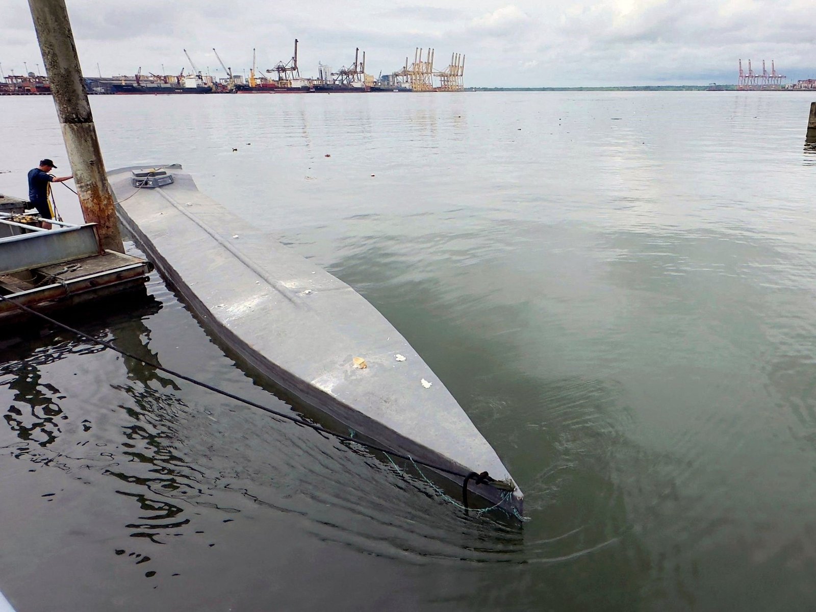 Ecuador-y-Colombia-incautan-dos-narcosubmarinos-con-casi-cuatro-toneladas.jpg