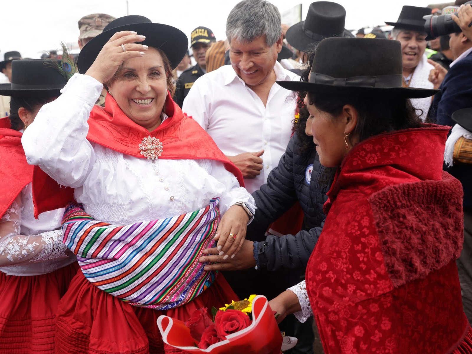 Peru-agredieron-a-la-presidenta-Dina-Boluarte-en-un-acto.jpg