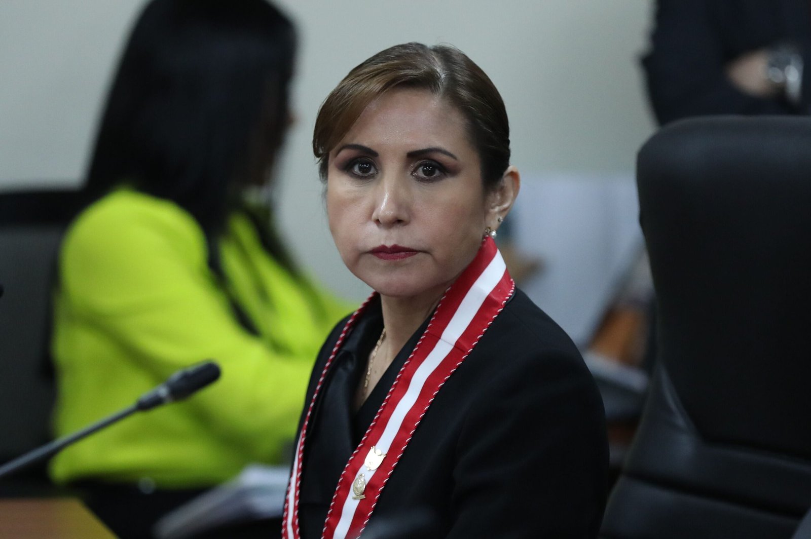 Defensa de Patricia Benavides denuncia irrupción de seis desconocidos en su casa mientras Jaime Villanueva declaraba ante JNJ