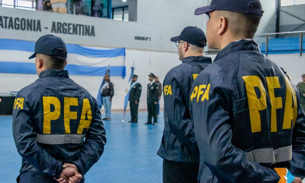 "La Policía Federal Argentina un cuerpo mal pagado y con aumentos